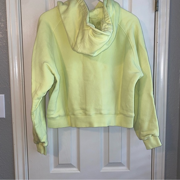 Outdoor Voices Nimbus Cropped Hoodie in Gecko, Size Medium - Picture 3 of 4